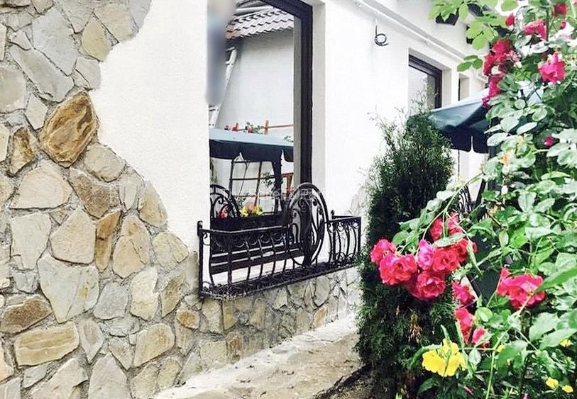 Casa cocheta pozitionata central - 14