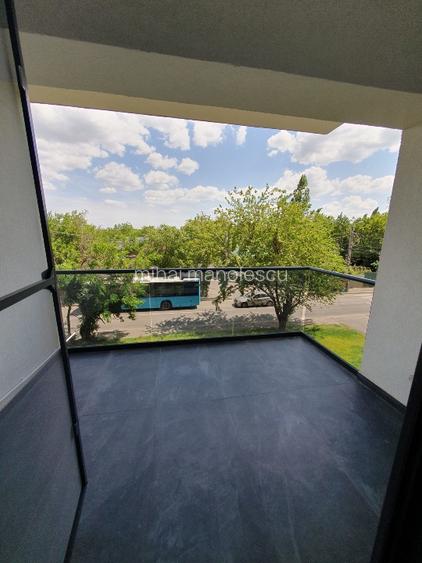 Inchiriez apartament  - 5