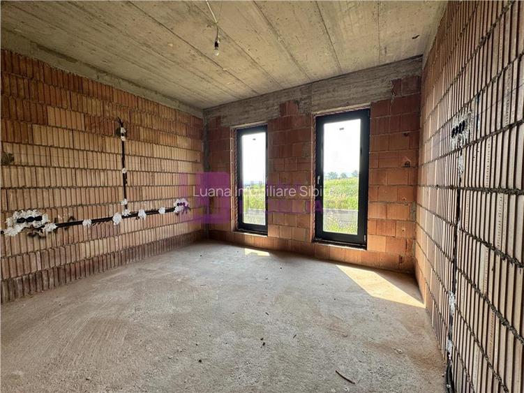 Casa Calea Cisnadiei | NOUA | pe un singur nivel | front dublu - 14