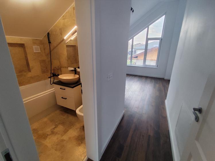 Casa cu etaj 4 cam, 4 bai , 500mp teren COD 158124
