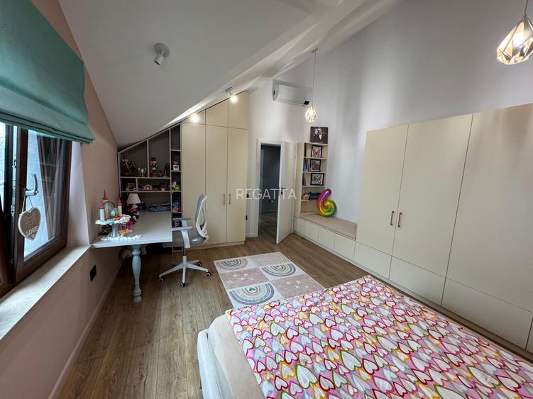 VILA COCHETA CU TEREN GENEROS,  PANOURI FOTOVOLTAICE 11KW SI GARAJ - 29