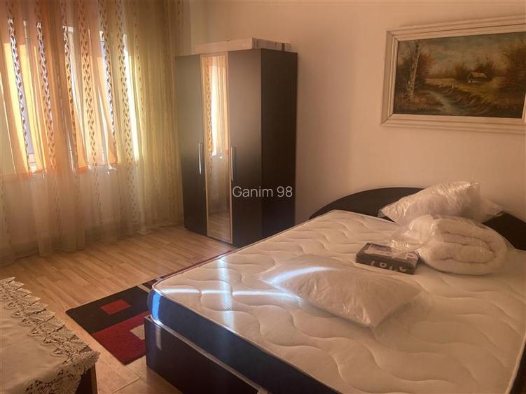 Garsoniera , zona B-dul Independentei , et 2 , 32 mp , decomandata , mobilata si - 4