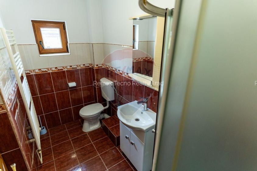 Vila /Pensiune 6 camere in Cristur, jud Hunedoara - 10