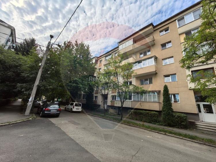 Prima închiriere - Apartament 3 camere + garaj în zona Central - 6