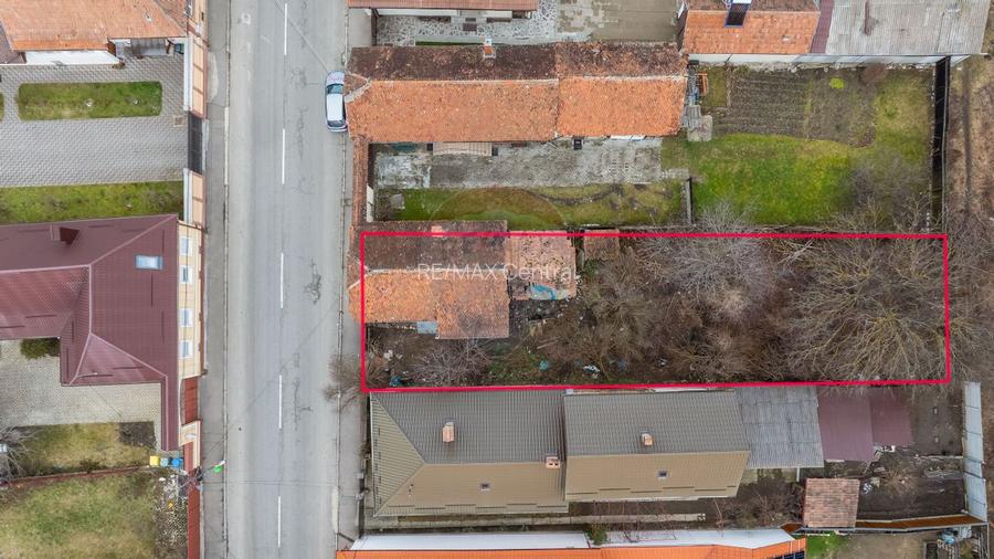 Teren intravilan 500 mp între case , construcție existentă în Râșnov - 2