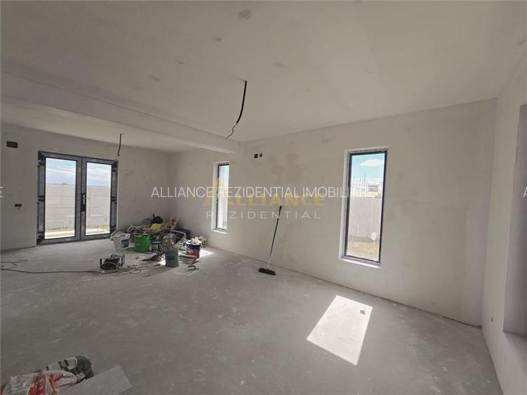 Vila individuala- 155.000 euro- 4 camere- 360mp teren - 6