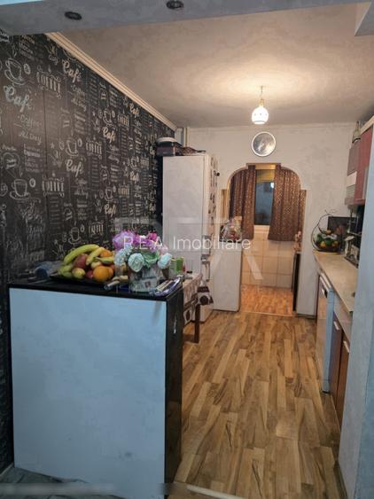 4 camere Dristor decomandat, an 1984, 82 mp - 5