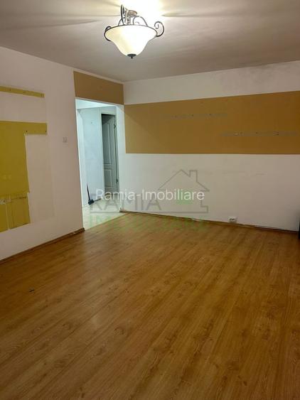 Apartament 3 camere decomandat cu 2 băi, beci și loc de parcare - 2