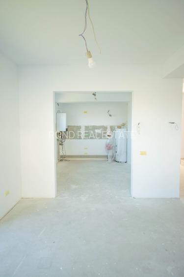 Vila alipita, impecabil executata, teren 350mp, preechipare AC - 22