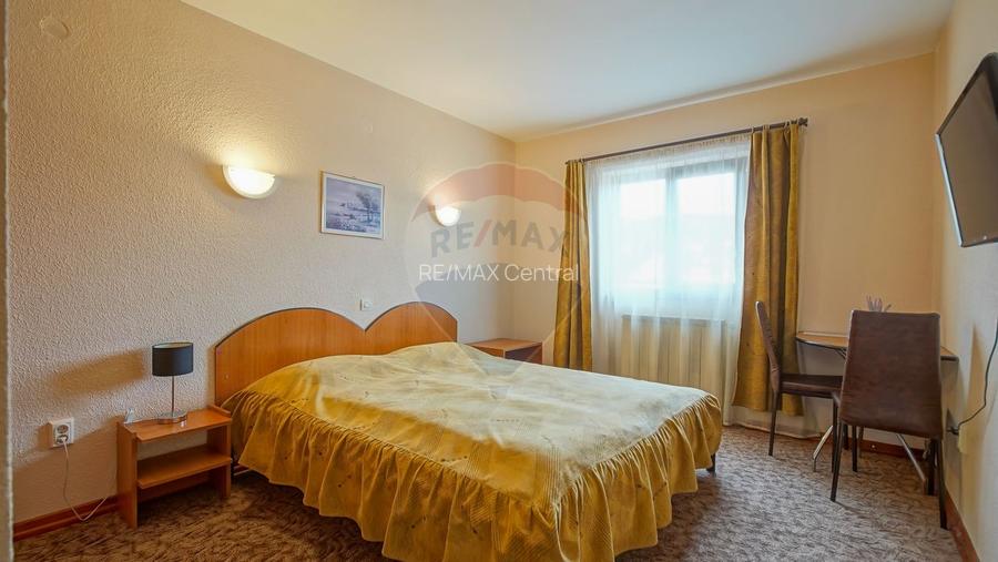 Comision 0 %! Pensiune cu 12 camere de vânzare, str. De Mijloc! - 30