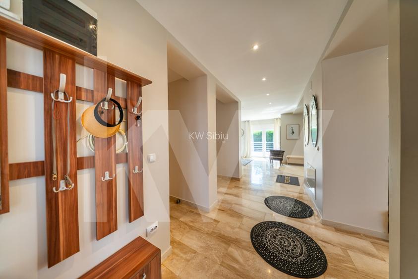 Vila cu 5 dormitoare si gradina generoasa, perfecta pentru familia ta! - 17