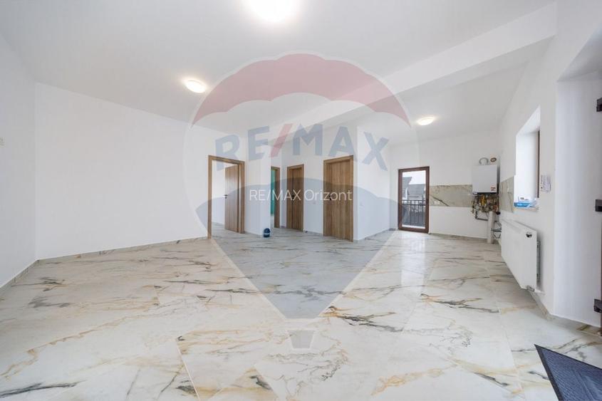 Proprietate speciala, cu destinatii multiple, Sanpetru/ Harman! - 23