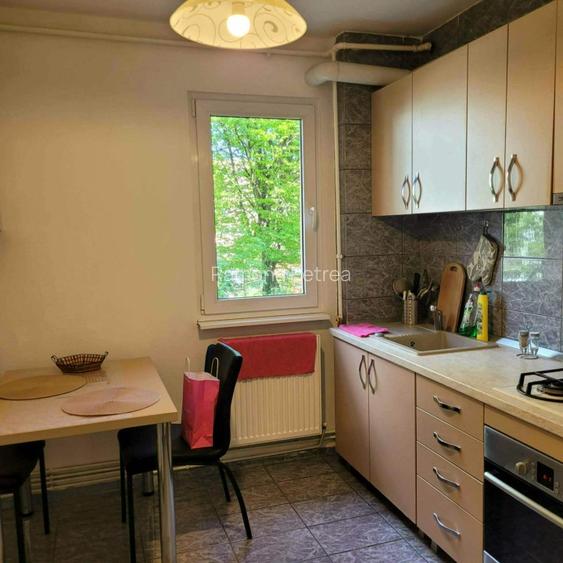Proprietar, închiriez  apartament 2 camere - 8
