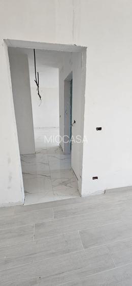 Nou. Decomnadat. Etaj intermediar. Lift. Terasa mare. Spatios - 9