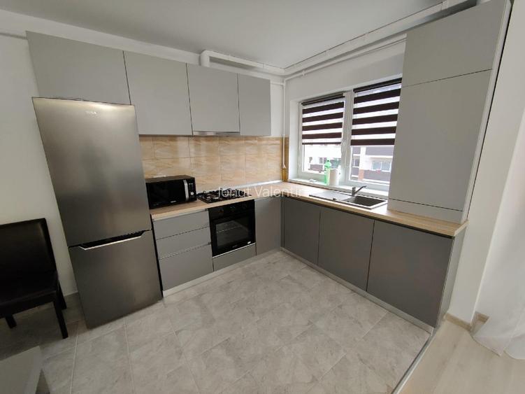 Inchiriez apartament 3 camere 2 bai etaj 2  Subcetate  - 3