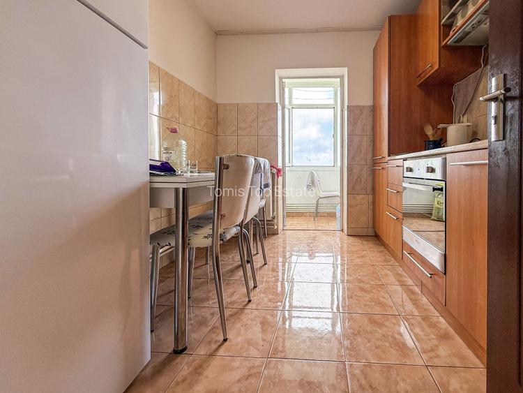 Apartament 2 camere decomandat zona Eden, loc de parcare + centrala - 2