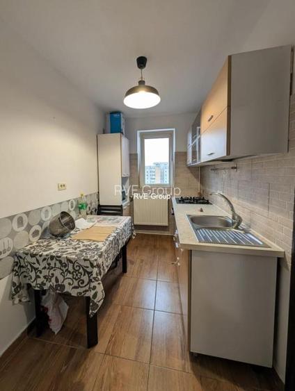 Ap. 2 Cam. (an 1976, 49 mp,renovat) Dr. Taberei- 500 m. metrou Favorit - 9