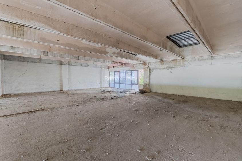 Spațiu industrial de 2060mp cu teren de 3358mp de vânzare Str Turnului - 52