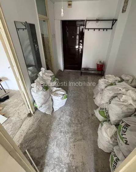 Garsoniera,Nerva Traian,Timpuri Noi,bl.1990,et.4/8,DECOMANDATA,Libera - 3