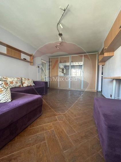 De vanzare apartament 3 camere,  MB 20 Slobozia IL - 2