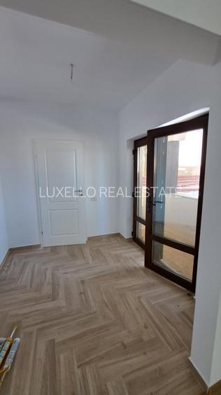 CASA 4 CAMERE CU SUPRAFATA GENEROASA IN  STIL NEOROMANESC - 47