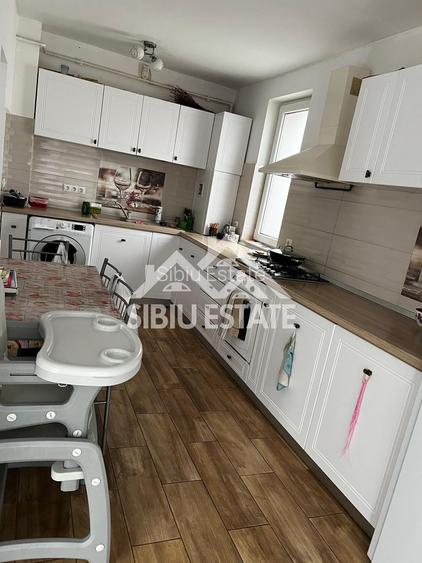 Apartament 3 camere cu grădină 100 mp.  loc de parcare-Calea Cisnadiei - 2