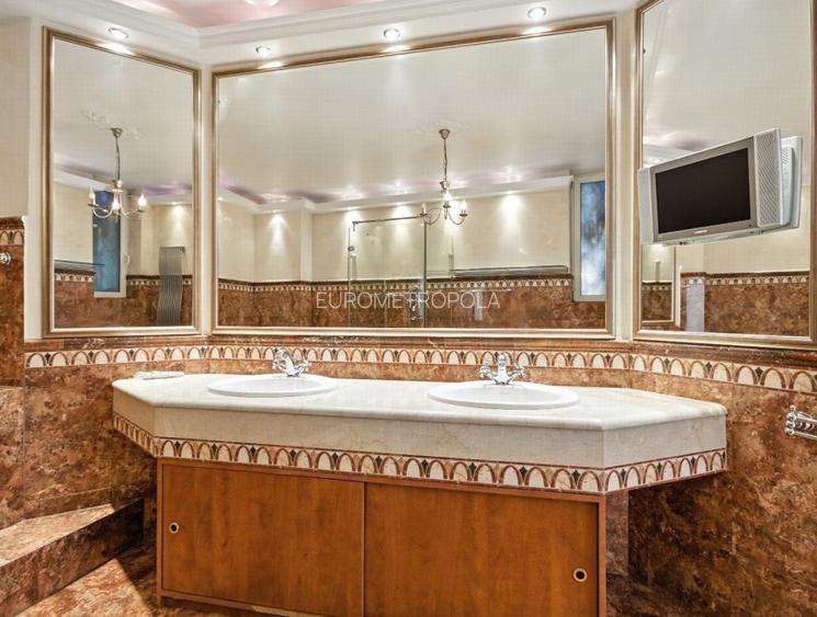 Vila cu arhitectura deosebita, adiacent Bd-ului Lascar Catargiu, refacuta integr - 14