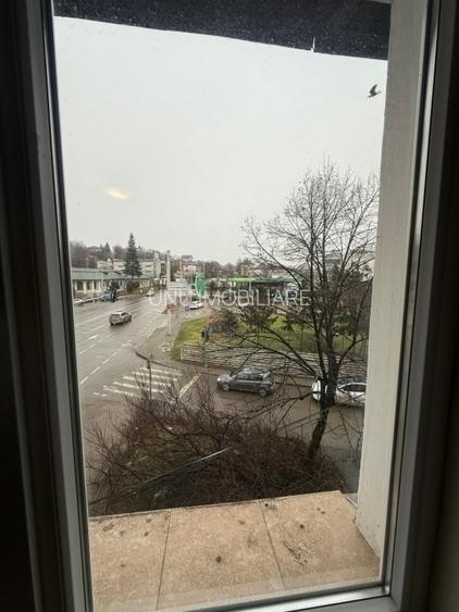 2 camere- Petru Poni- 40 mp- etaj 2 - 56000 euro - 4