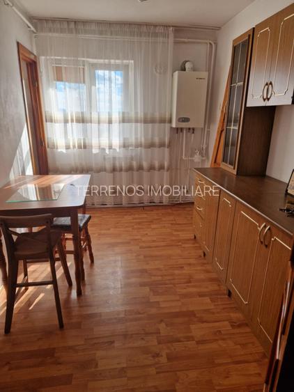 Apartament 2 camere zona Bucovina , etaj 4 cu sarpanta , loc de parcare - 3