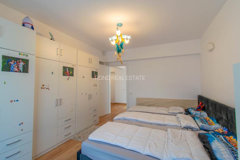 Vilă modernă cu vedere la lac, minicomplex inchis - 20