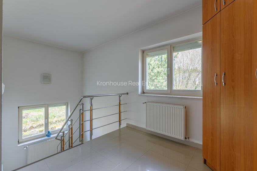 Vilă tip duplex în mijlocul naturii | 6 camere | Garaj, terasă și 5 dormitoare - 16