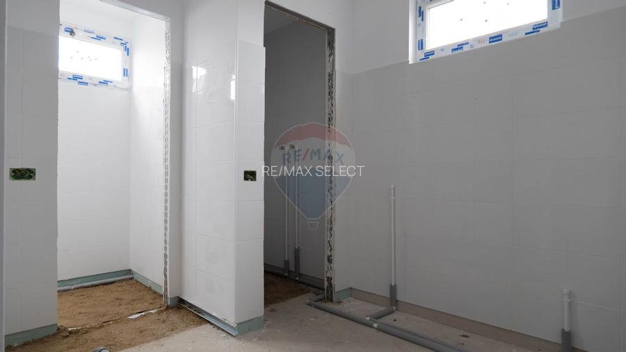 Hala de închiriat 1.800 mp cu teren 5.000 mp - Acces rapid la centura - 13