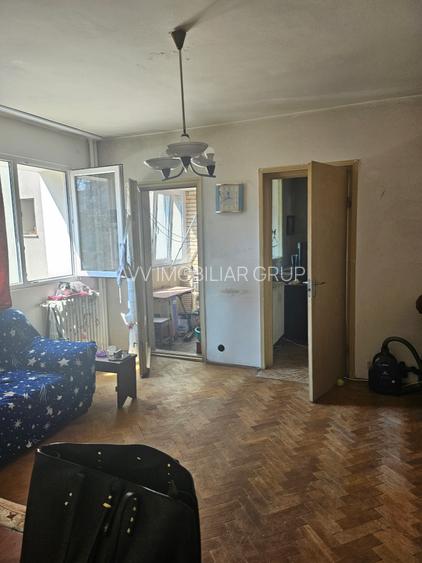 Titan Policlinica, Bdul Nicolae Grigorescu, stradal - 6