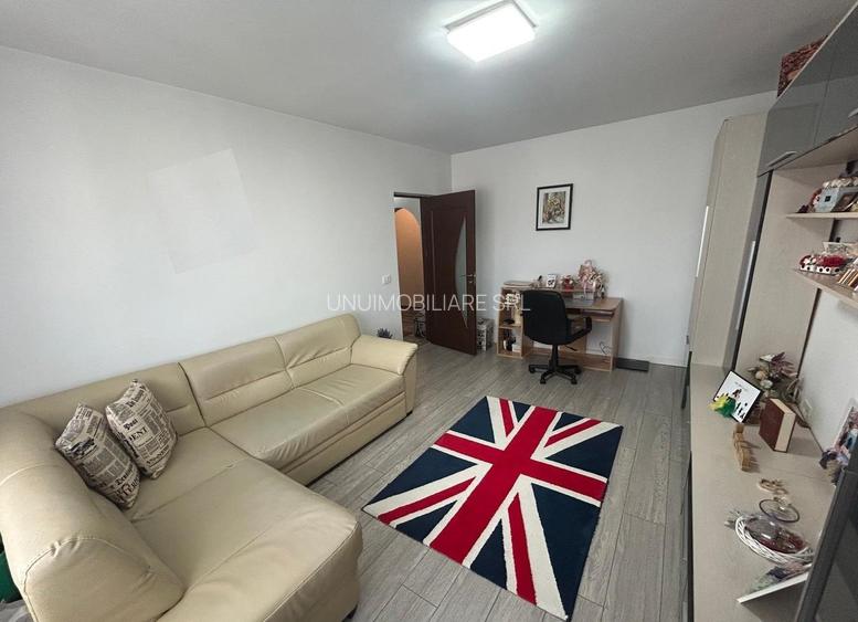 Apartament 2 camere-Zona Sud - 52 mp -54000 euro negociabil - 9