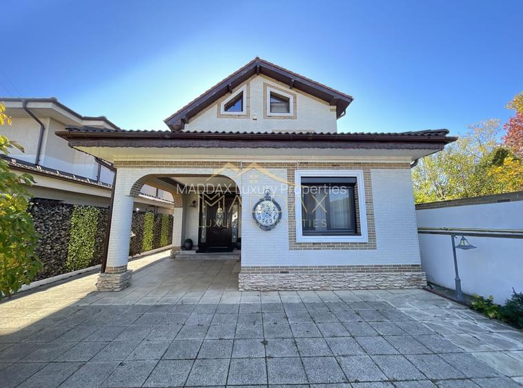 Vila 7 camere**Lake view**Ponton privat**Piscina**Teren 933 MP//Balotesti - 2