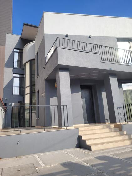 VILA LUX D+P+1+M ZONA FALEZA NORD