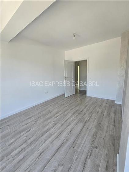 De inchiriat: Penthouse 4 camere 118 mp - etaj 3/3 | Terasa 19,2 mp. 3,8 km fata - 11