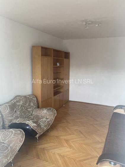 Apartament cu 2 camere decomandat, zona Tractorul - 3