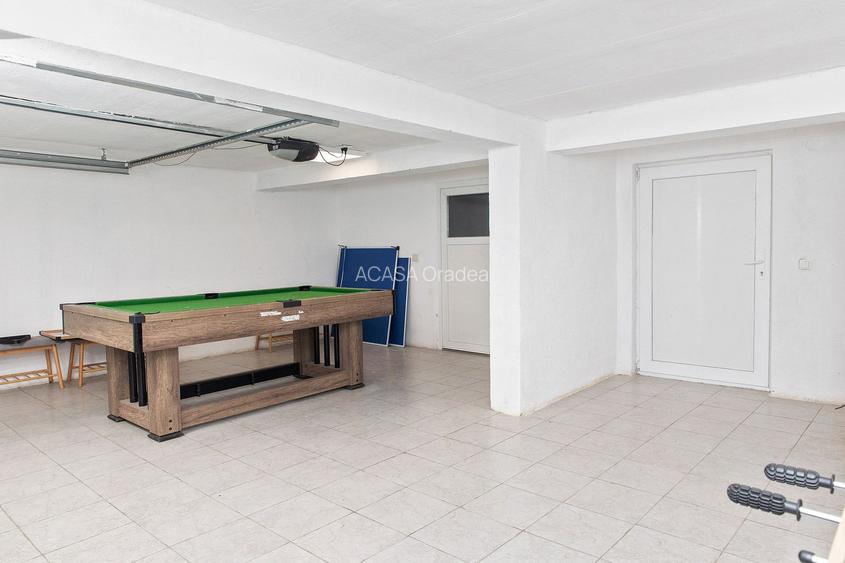 Vilă 5 dormitoare, 4 băi, 2 248mp teren, piscină. Preț: 229 000 E. - 37