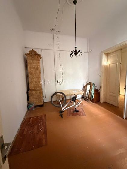 URGENT!, VILA SINGUR CURTE, POZITIE PE COLT, GARAJ, NEGOCIABIL - 8