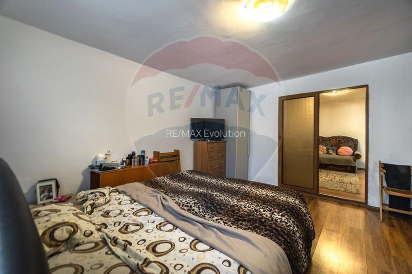 CASA COMPUSA DIN 2 APARTAMENTE, SCHEII BRASOVULUI| COMISION 0 - 17