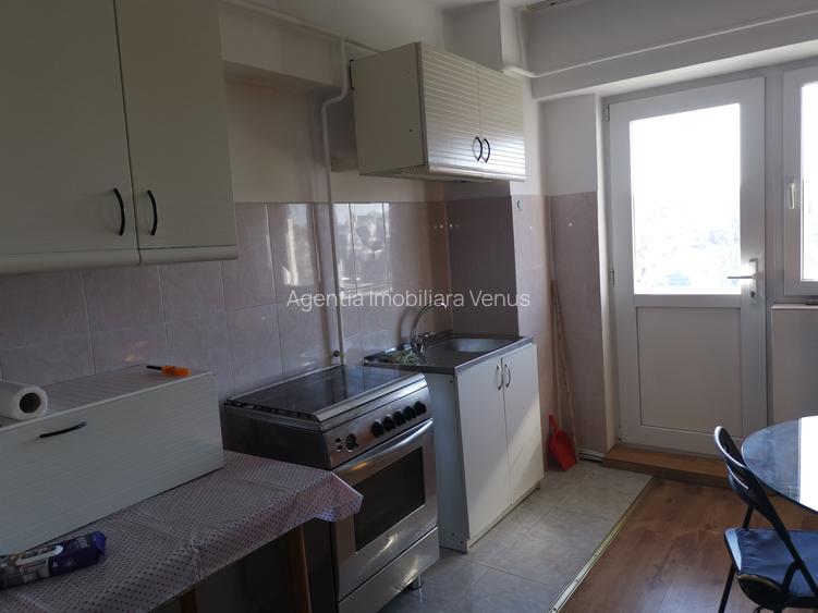 Apartament cu 2 camere la strada zona Stadion - 9