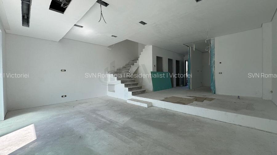 REV2005372 Vile Exclusiviste Langa Lac l Complex Rezidential - 13