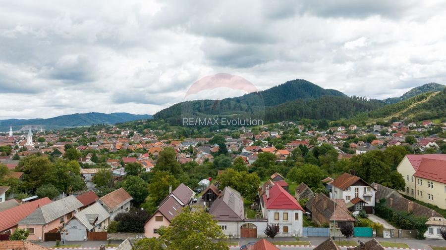 Casa spatioasa cu teren generos, in zona centrala a Sacelelor - 32