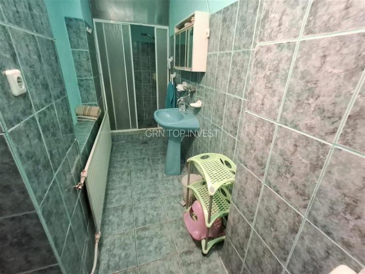 Casa cu doua apartamente garaj pivnita in Cisnadie - 9