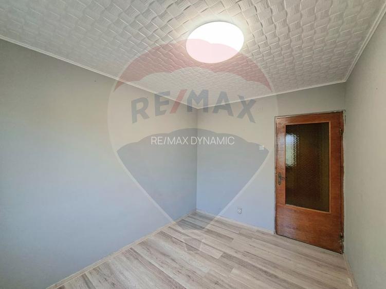 Apartament 3 camere | Zona Romanilor | Etaj 4/4 acoperiș cu țiglă - 6