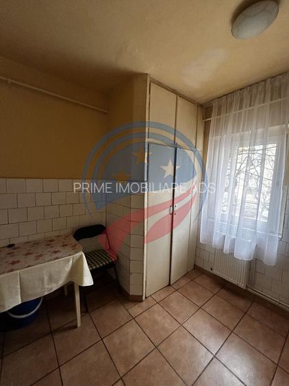 APARTAMENT SEMIDECOMANDAT - ETAJUL 1 - 5