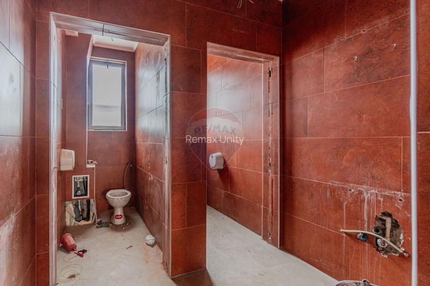 Cladire de 902 mp utili de vânzare, zona Grivitei - DN 13, COMISION 0 - 41