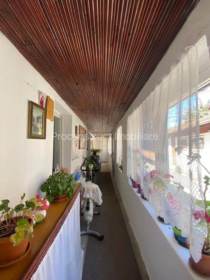 Casa spatioasa de vanzare in Mehala – 4 camere + garaj si terasa - 2