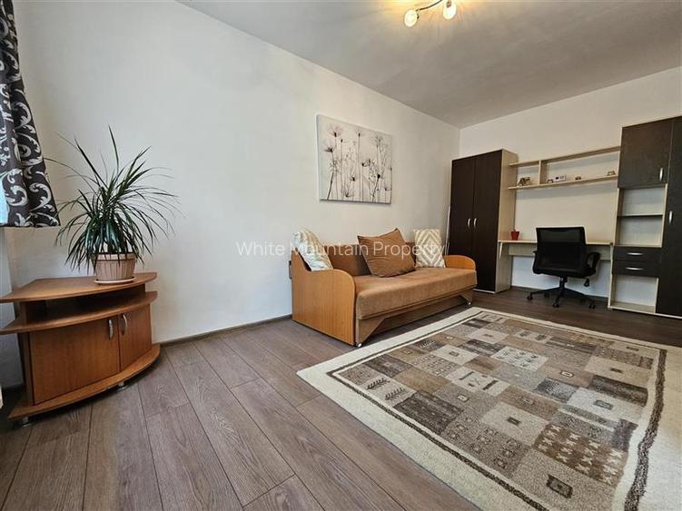 Garsoniera renovata in zona linistita Racadau - 5